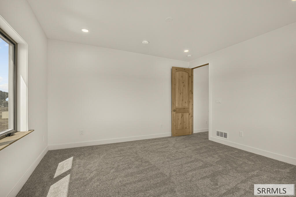 2225 Clover Meadow Way Property Photo 24