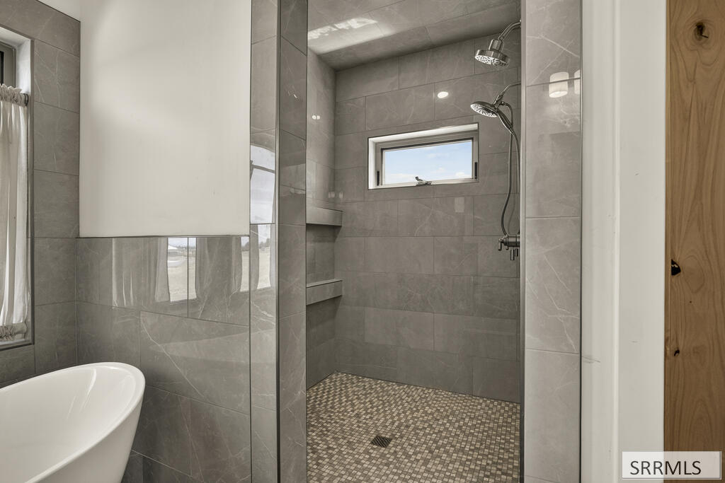 2225 Clover Meadow Way Property Photo 27