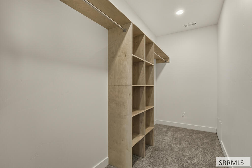 2225 Clover Meadow Way Property Photo 28