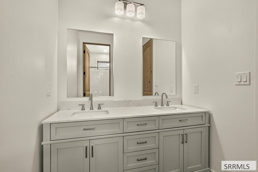 2225 Clover Meadow Way Property Photo 35