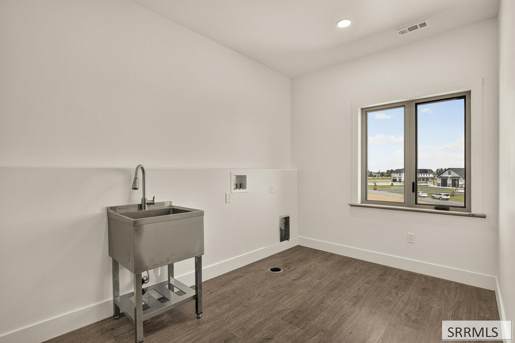 2225 Clover Meadow Way Property Photo 38