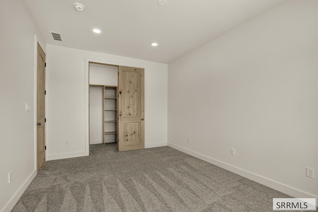 2225 Clover Meadow Way Property Photo 40