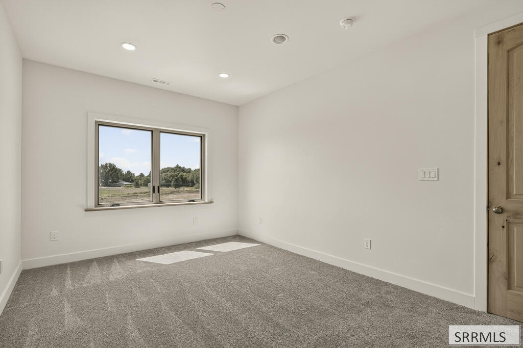 2225 Clover Meadow Way Property Photo 41