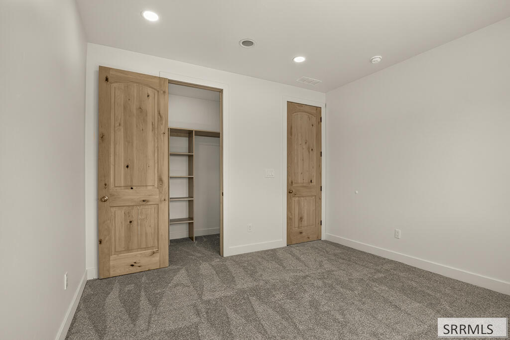 2225 Clover Meadow Way Property Photo 42