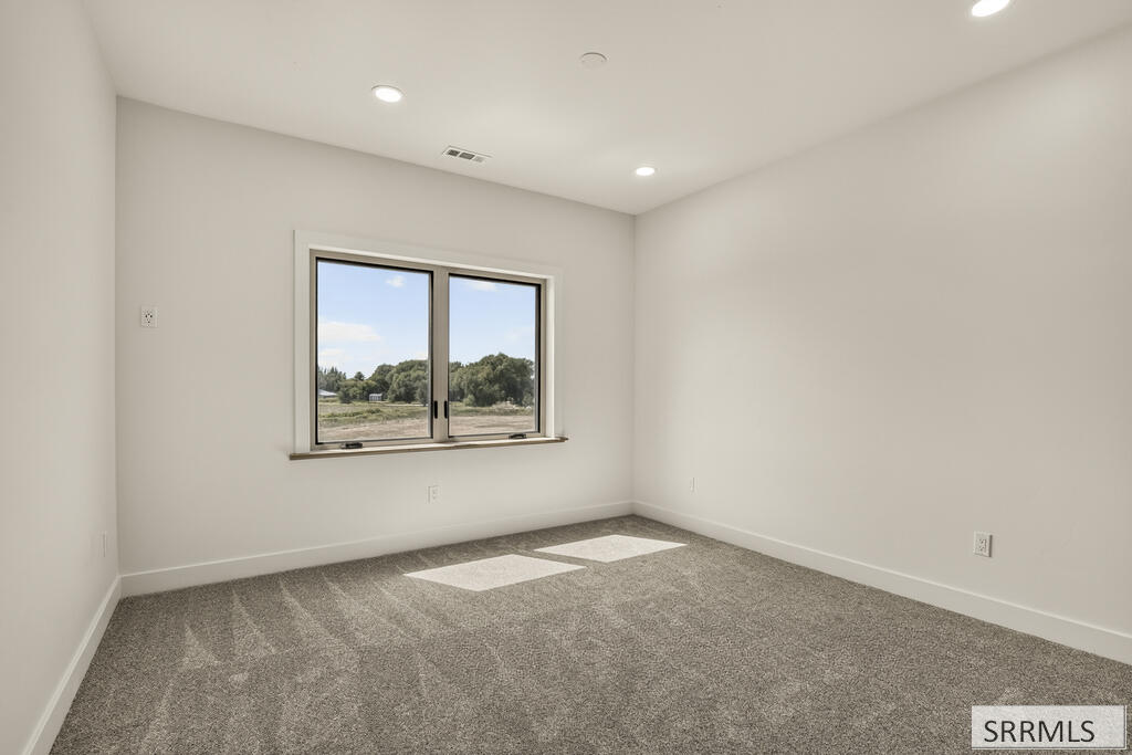 2225 Clover Meadow Way Property Photo 43