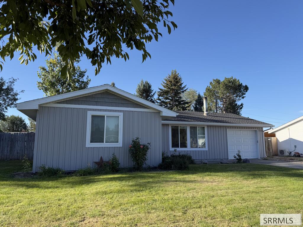 726 Wildrose Lane Property Photo 2