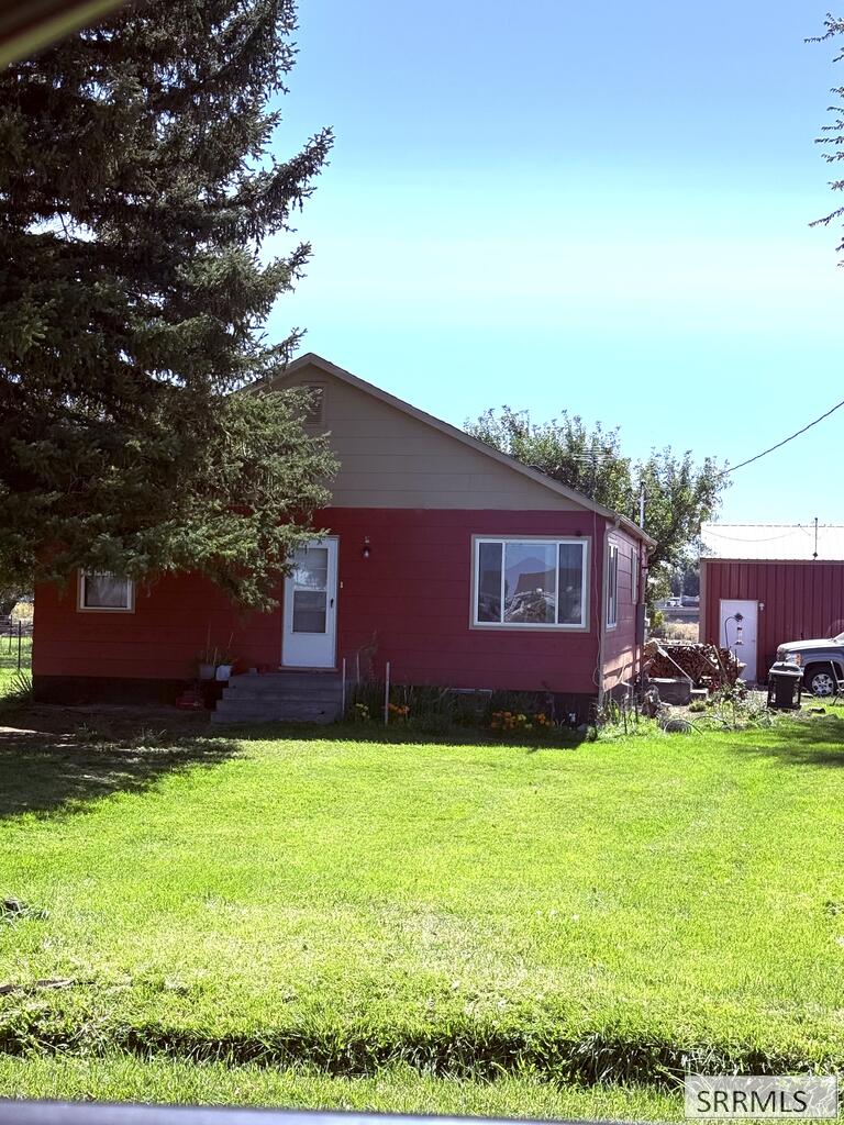 239 W 200 N Property Photo 1