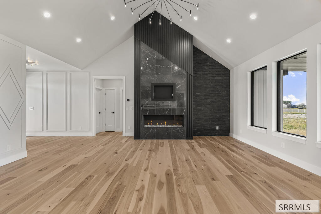 3765 E 369 N Property Photo 10