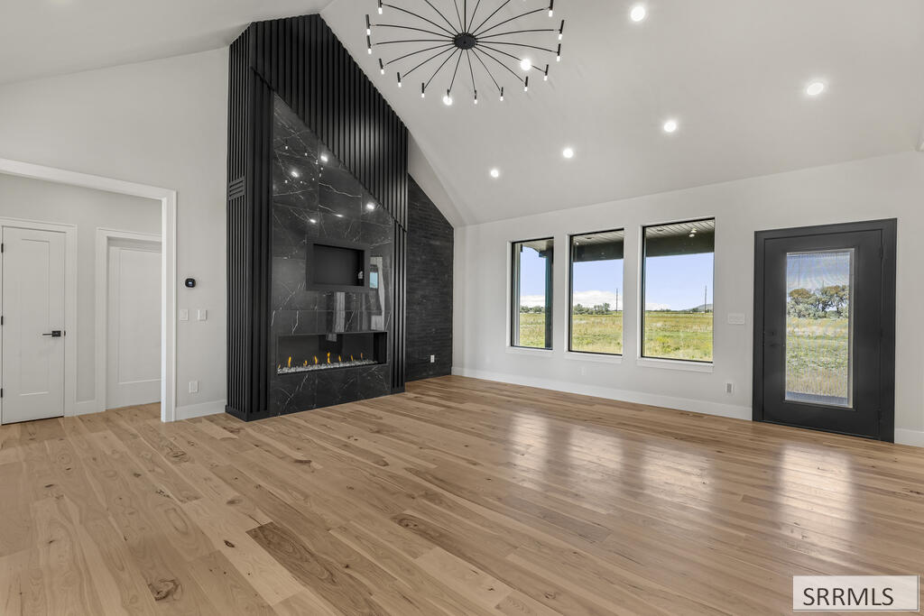 3765 E 369 N Property Photo 12