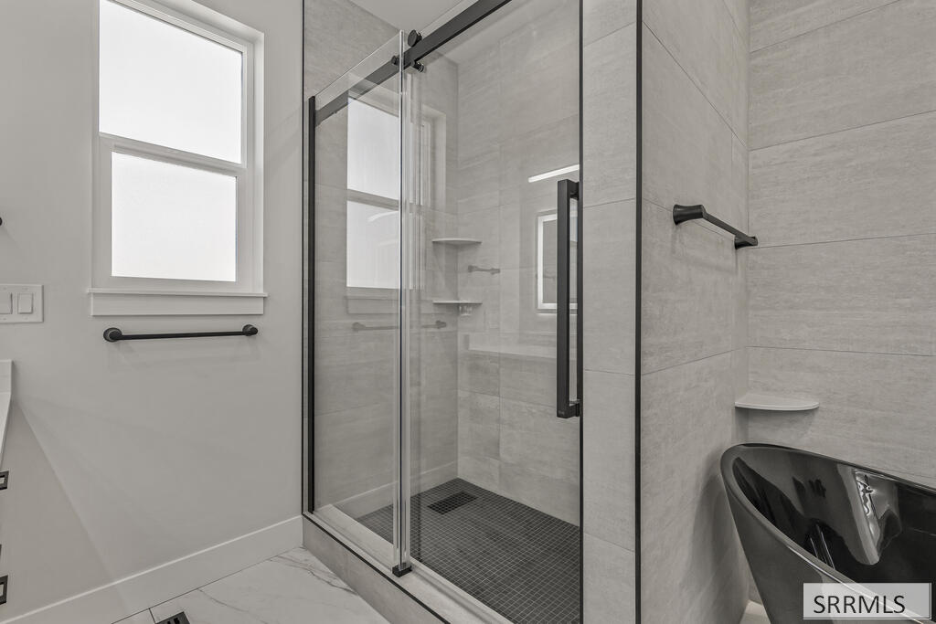 3765 E 369 N Property Photo 38