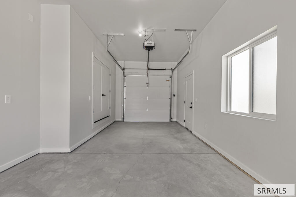 3765 E 369 N Property Photo 53