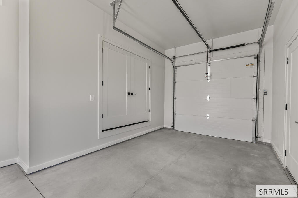 3765 E 369 N Property Photo 54
