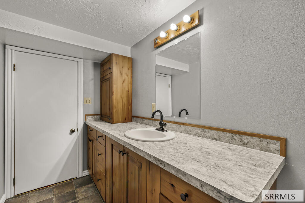71 N 3rd W Property Photo 14