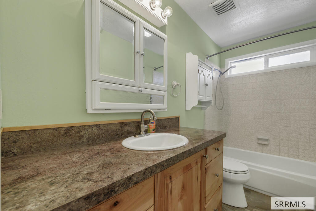 71 N 3rd W Property Photo 23