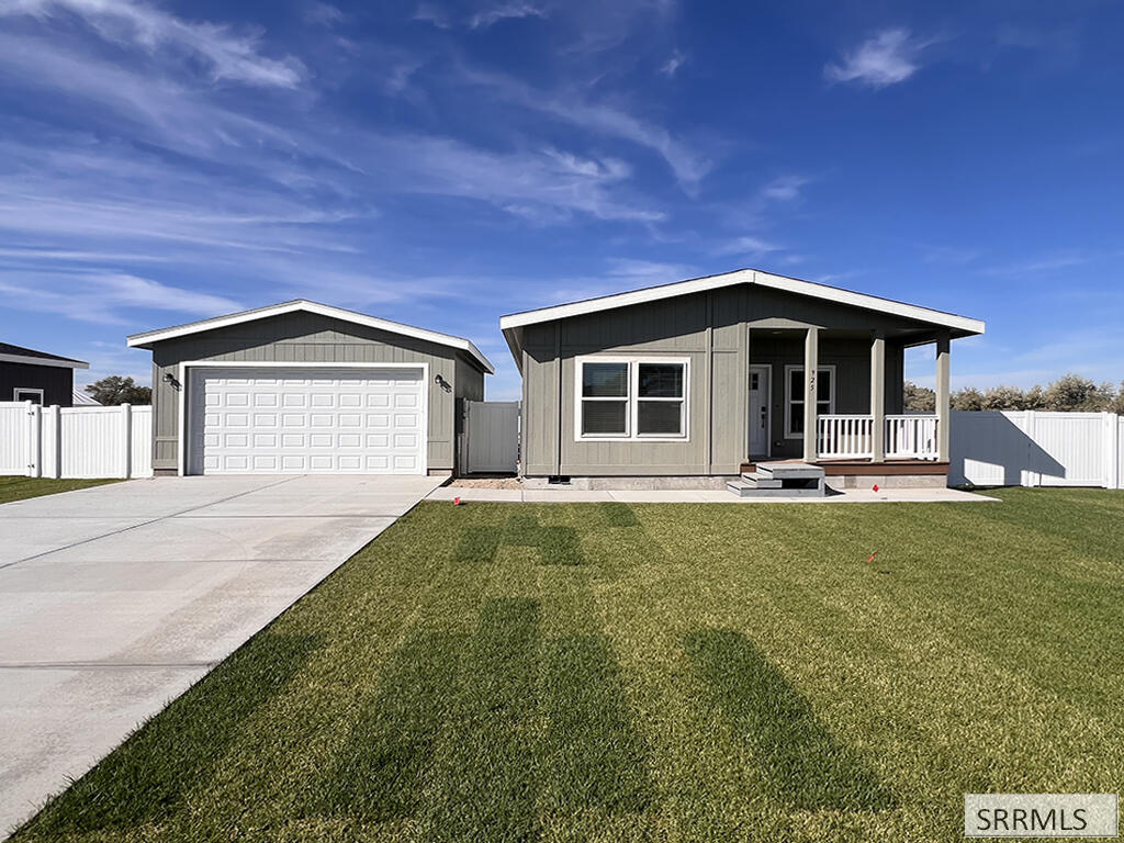 925 Cottage Lane Property Photo 1