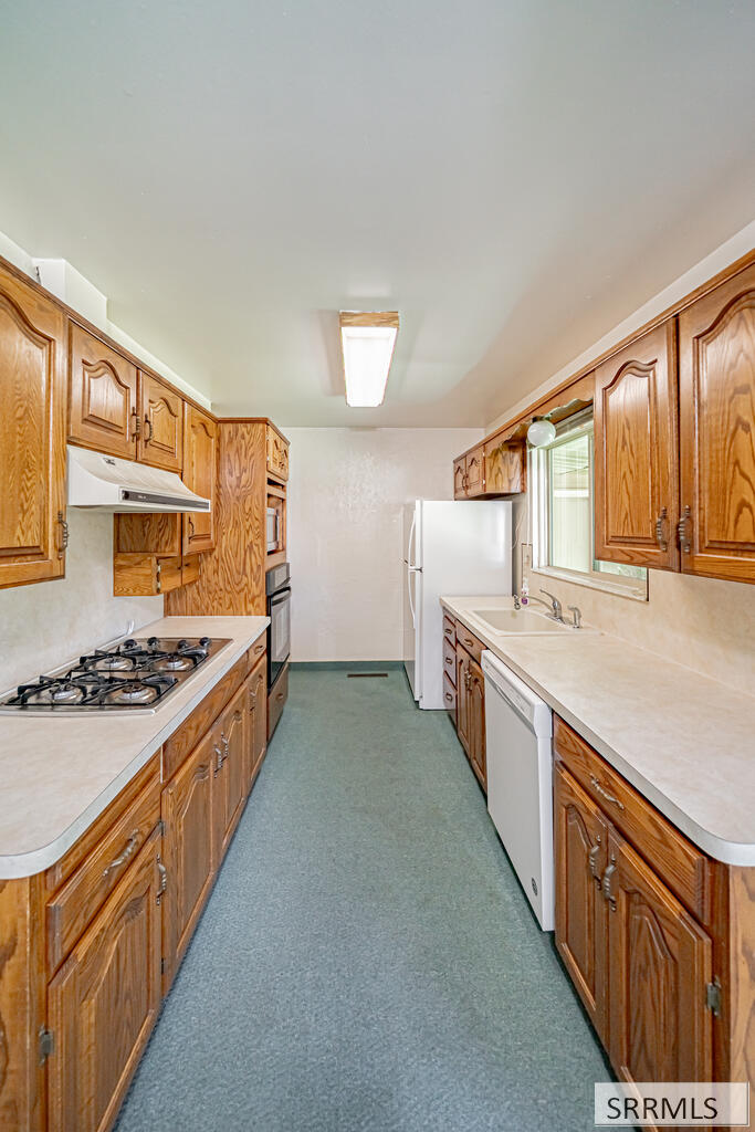 499 Valley Drive Property Photo 12