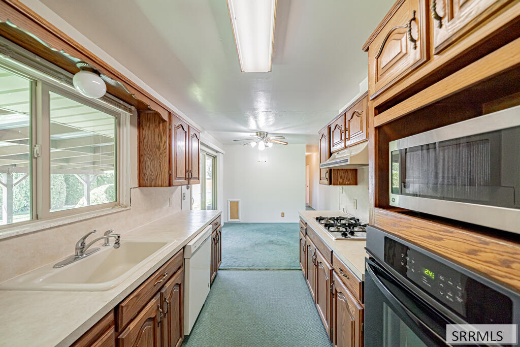 499 Valley Drive Property Photo 15