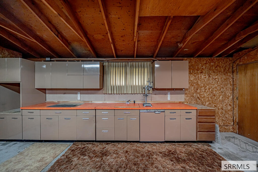 499 Valley Drive Property Photo 41