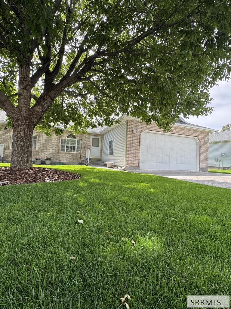 2934 E Oakhaven Circle Property Photo 2
