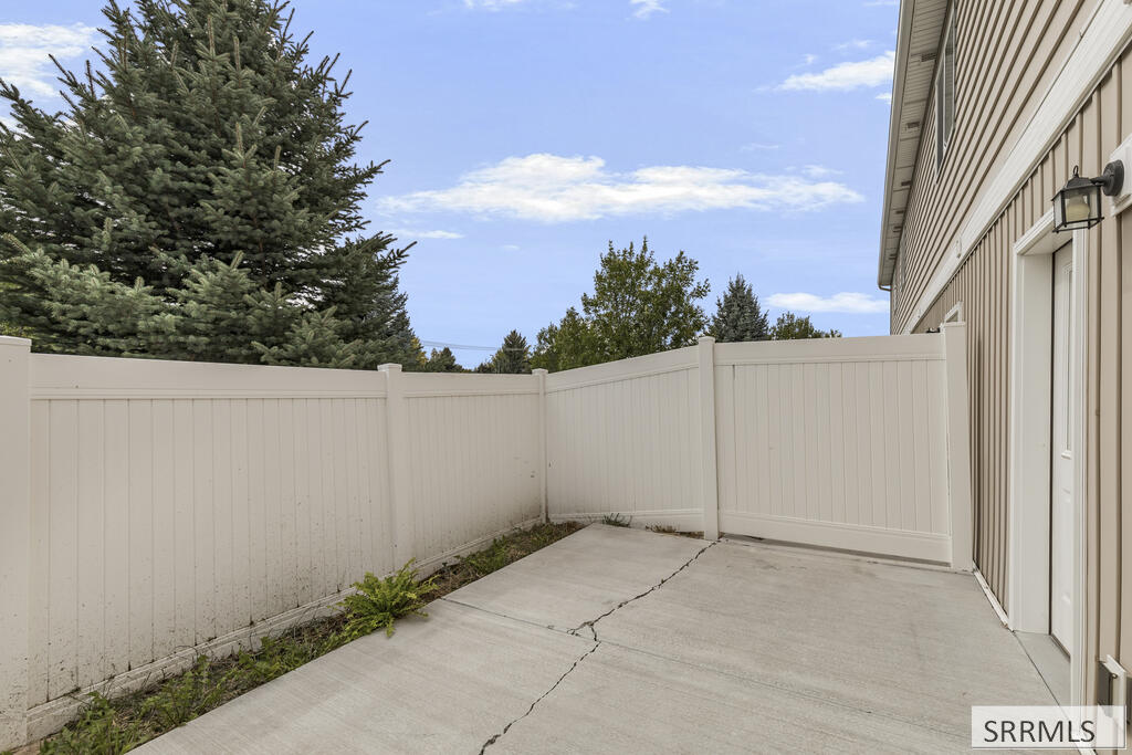 806 Trails End Property Photo 40