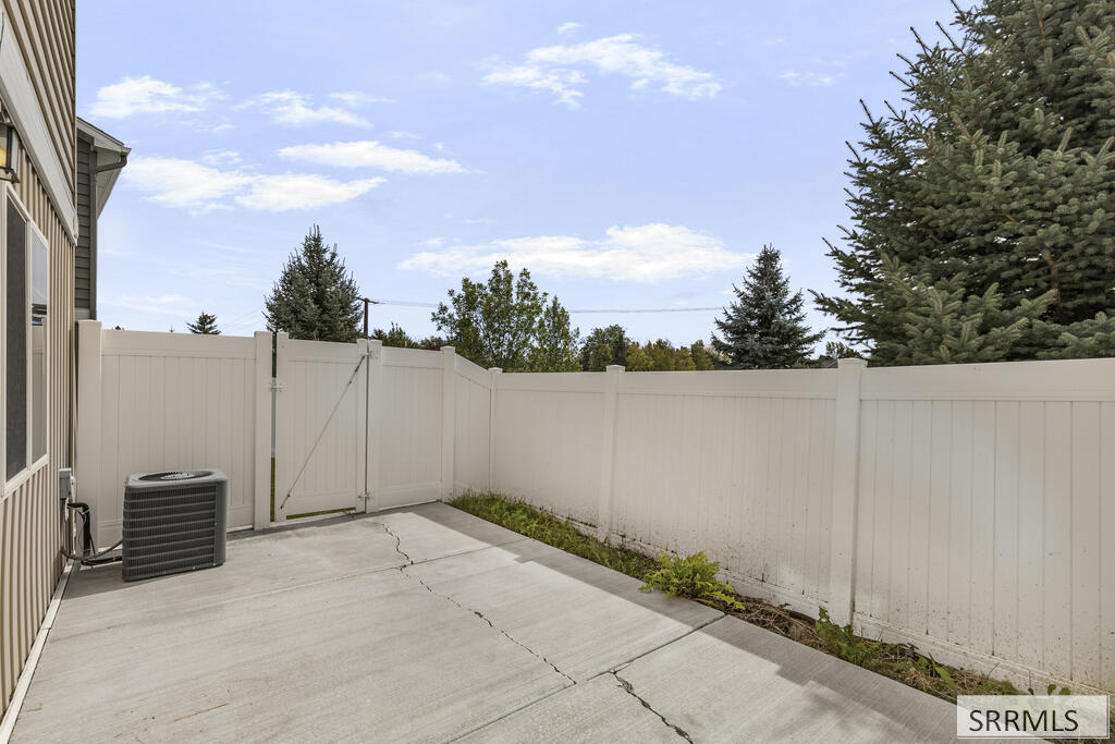 806 Trails End Property Photo 41