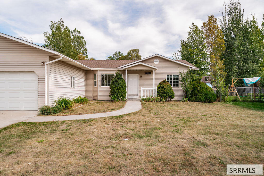 256 Susan Drive Property Photo 2