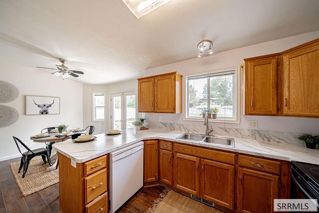 256 Susan Drive Property Photo 17