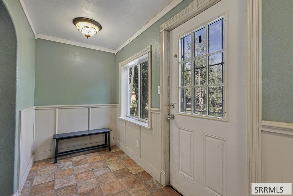 855 E 1100 N Property Photo 5