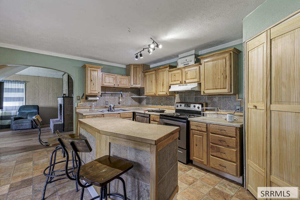 855 E 1100 N Property Photo 10