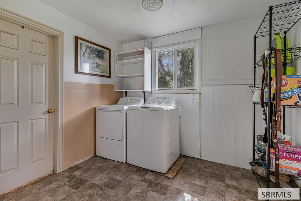 855 E 1100 N Property Photo 22