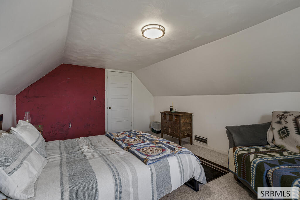 855 E 1100 N Property Photo 25