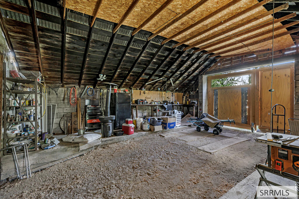 855 E 1100 N Property Photo 32