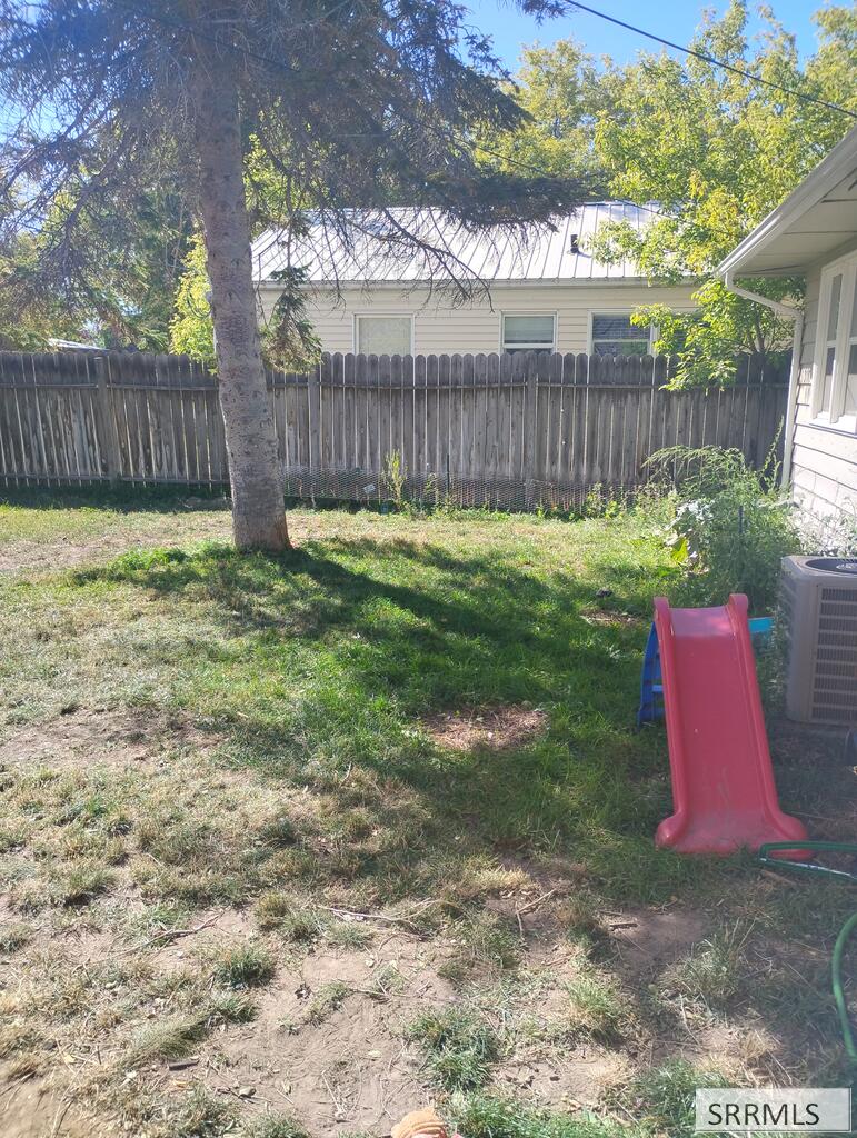 271 W 1st N Property Photo 11