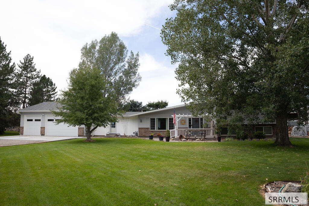 2254 S Bellin Road Property Photo 1
