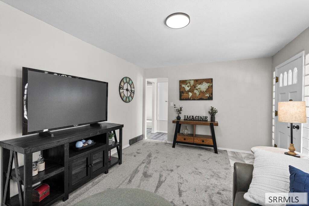 252 W 16th Street Property Photo 7
