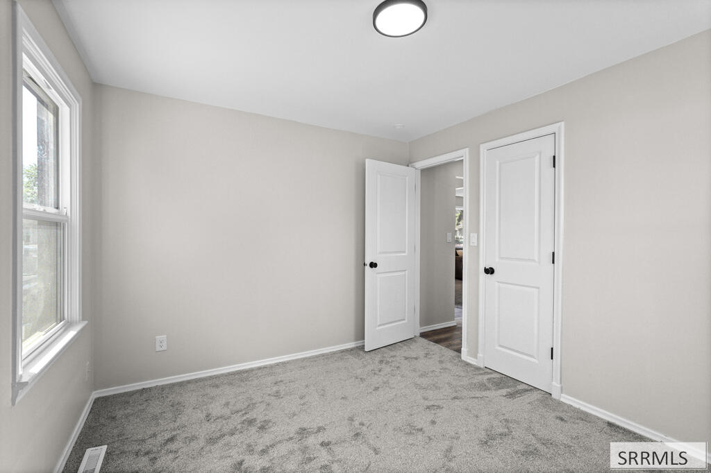 252 W 16th Street Property Photo 18