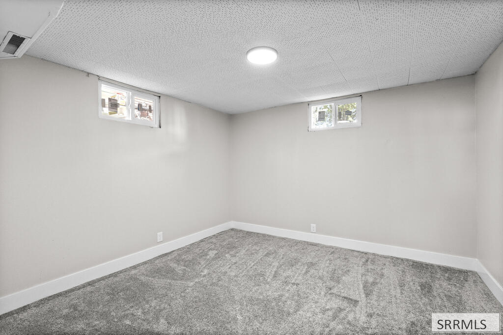 252 W 16th Street Property Photo 22
