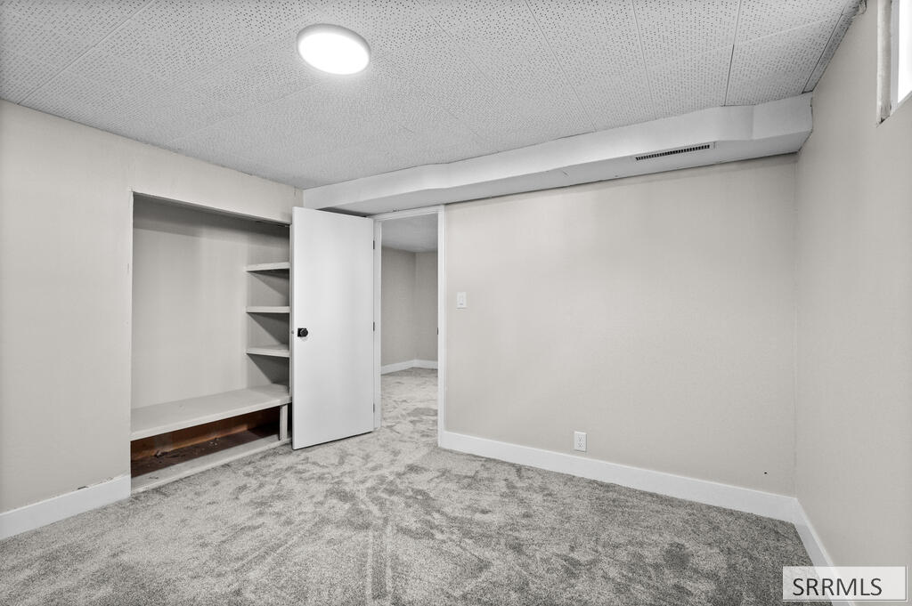 252 W 16th Street Property Photo 23