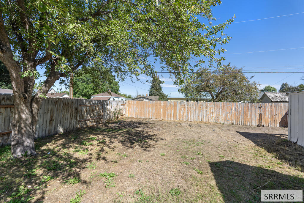 252 W 16th Street Property Photo 29