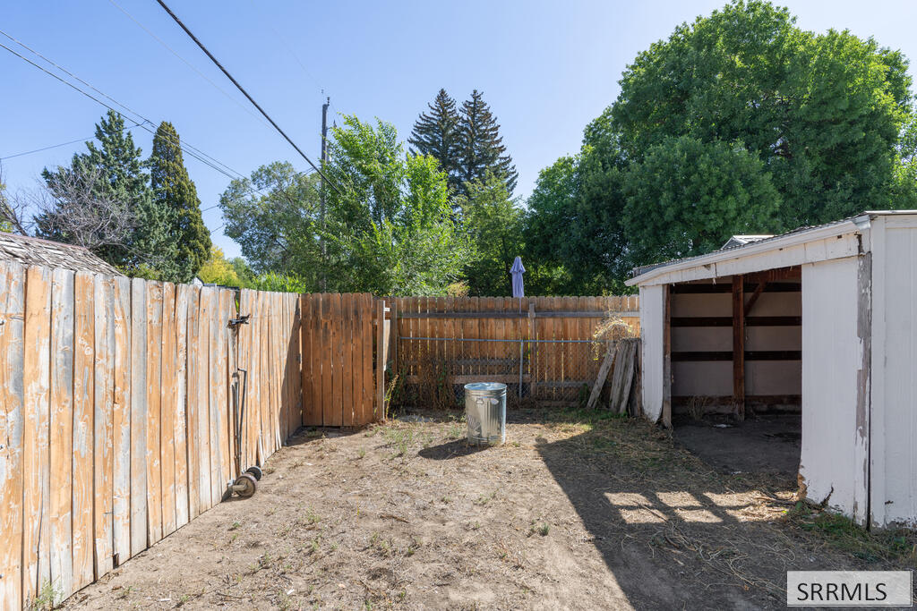 252 W 16th Street Property Photo 31