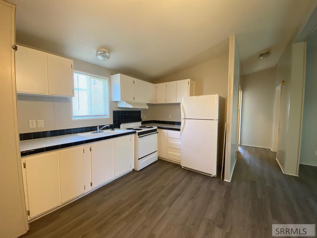 194/196 W Center Street Property Photo 11