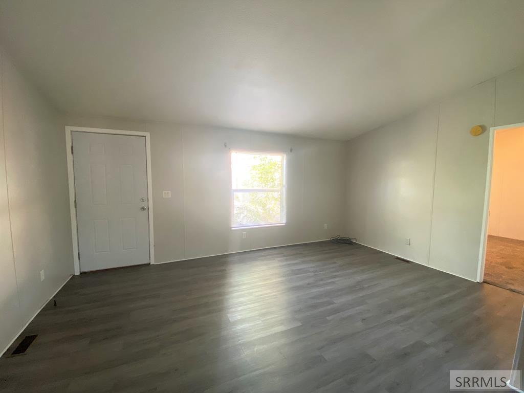 194/196 W Center Street Property Photo 12