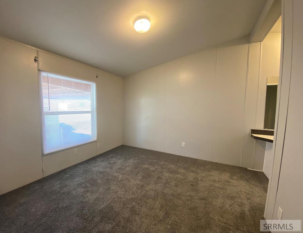 194/196 W Center Street Property Photo 13
