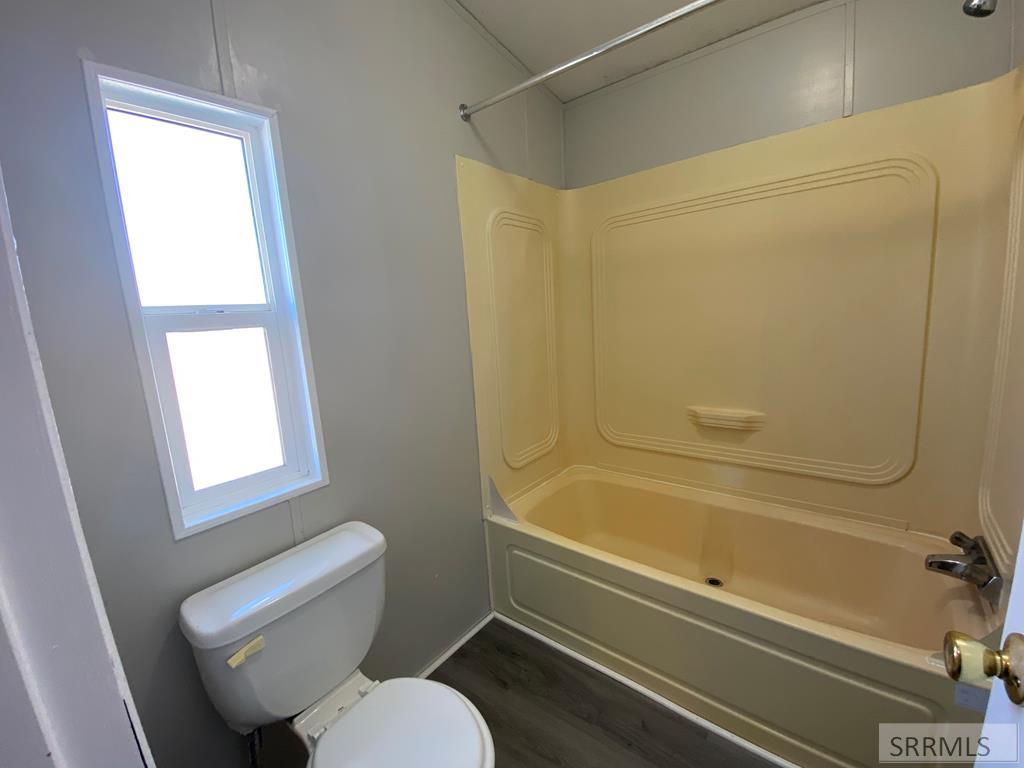 194/196 W Center Street Property Photo 17