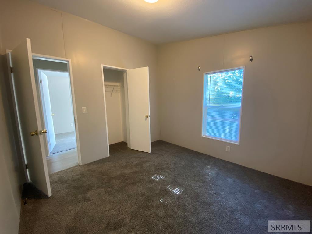 194/196 W Center Street Property Photo 18
