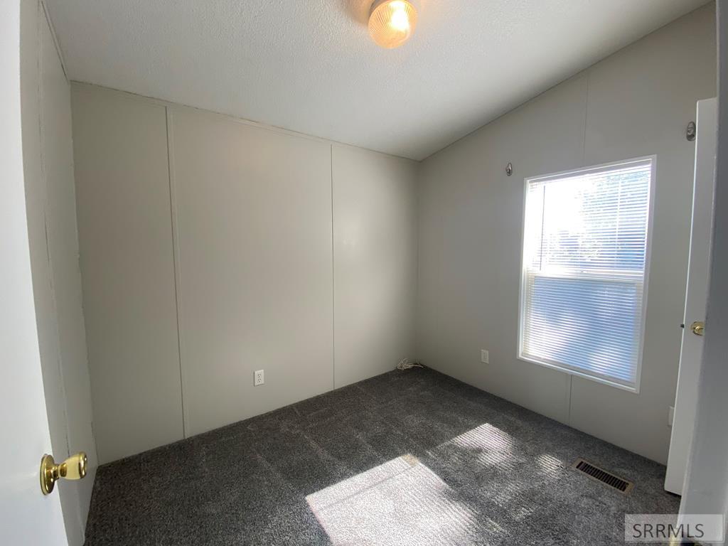 194/196 W Center Street Property Photo 19