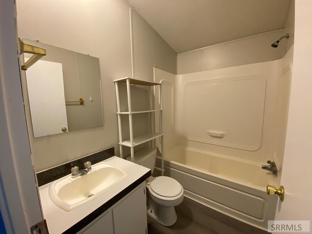 194/196 W Center Street Property Photo 21