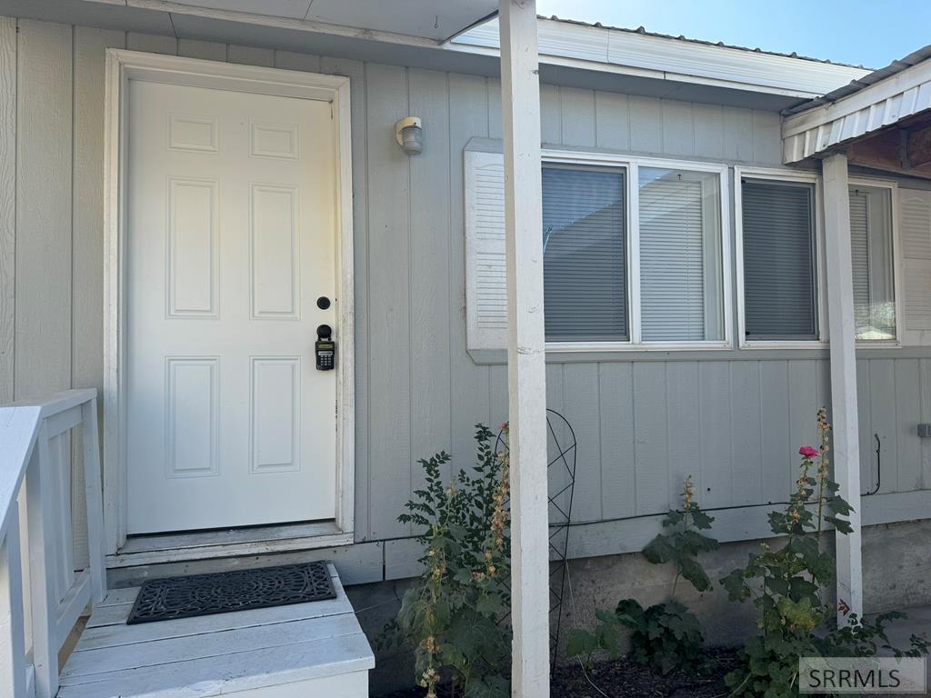 194/196 W Center Street Property Photo 23