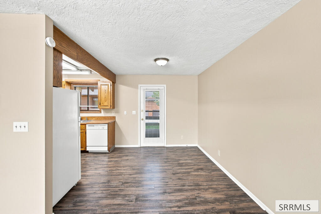 601 John Adams Court # 5 Property Photo 8