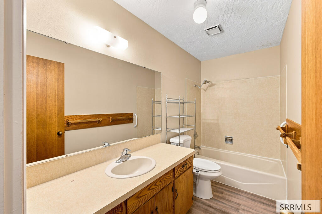 601 John Adams Court # 5 Property Photo 17